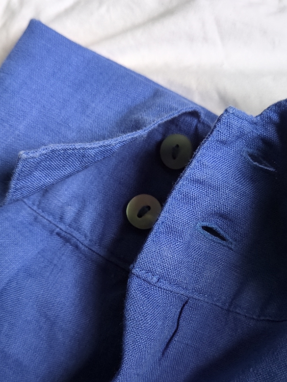 NWT....Chico's Blue "No Iron"Linen Blouse - Size 3 (US 16) - Picture 6 of 11